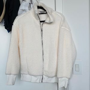 GAIAM Fuzzy White Zip Up New w Tags Size L